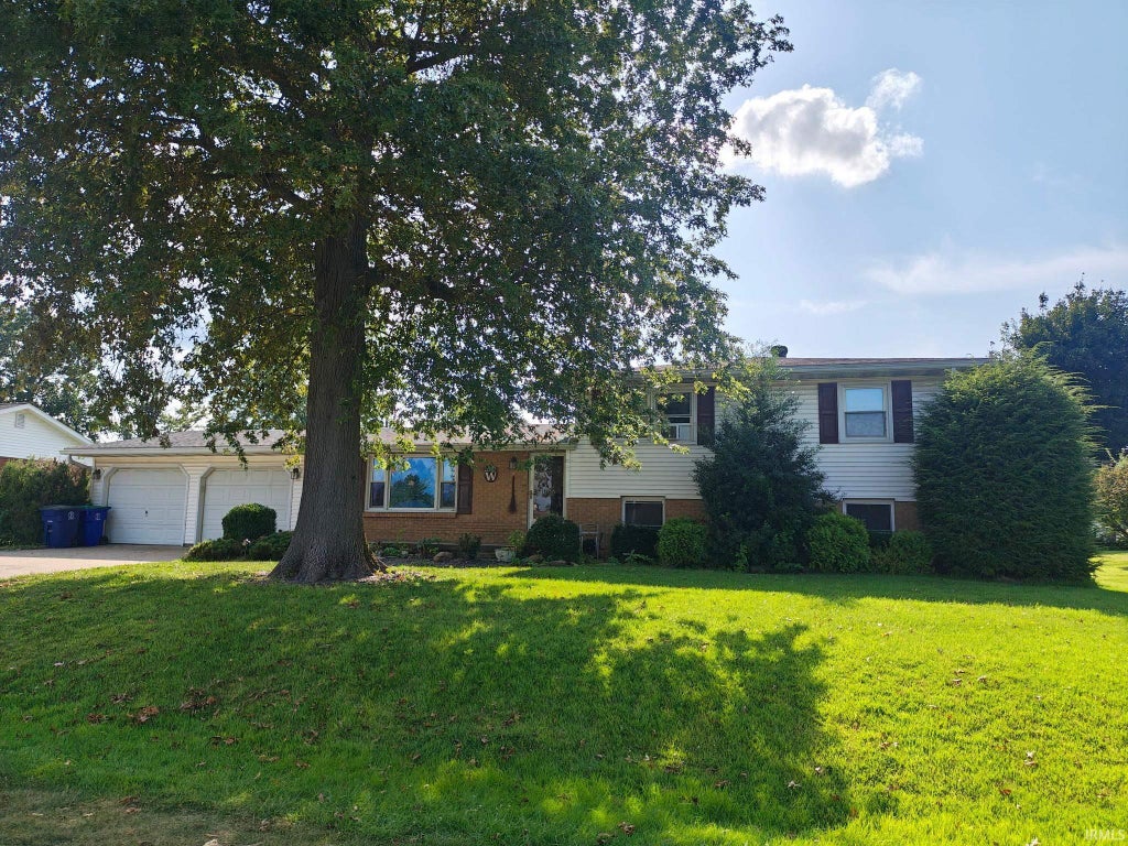Photo of 209 N 1st Avenue, Princeton, IN 47670 (MLS # 202632474)