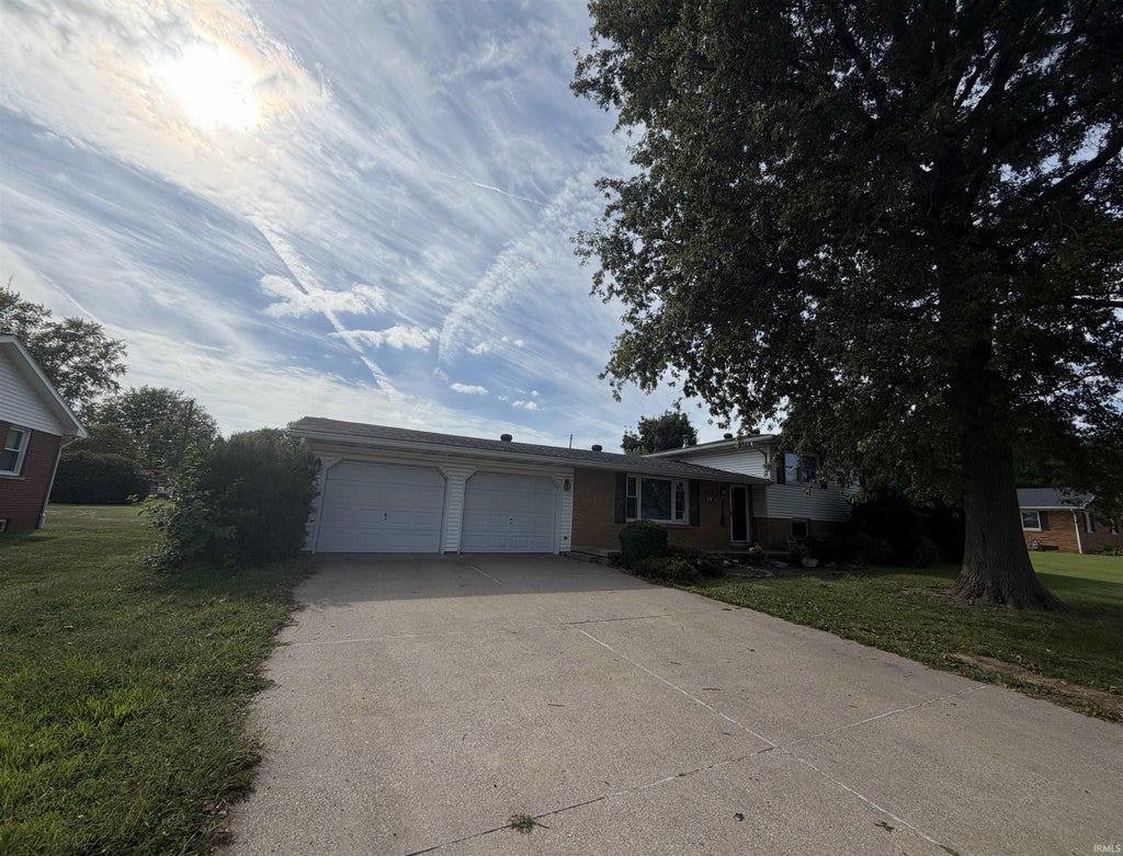 Photo of 209 N 1st Avenue, Princeton, IN 47670 (MLS # 202632474)