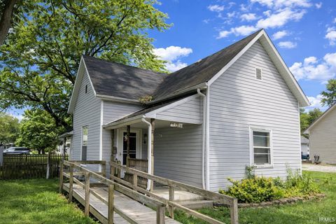 Tiny photo for 710 E 6th Street, Anderson, IN 46012 (MLS # 202609270)