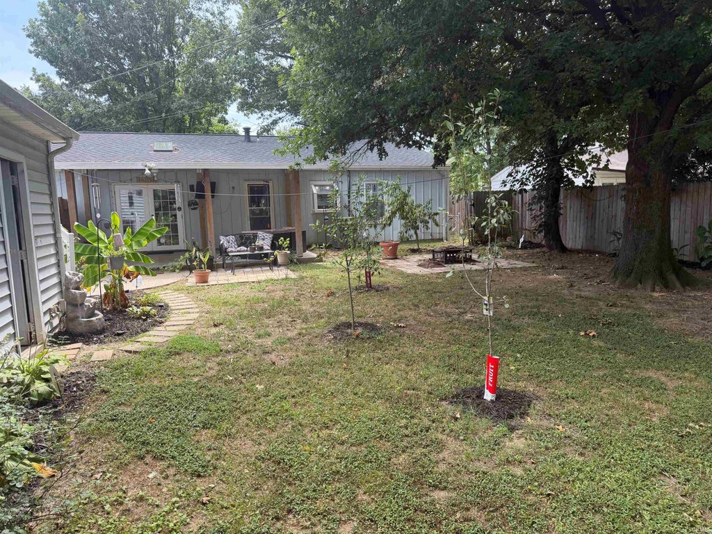 Photo of 509 Colonial Avenue, Evansville, IN 47710 (MLS # 202633610)