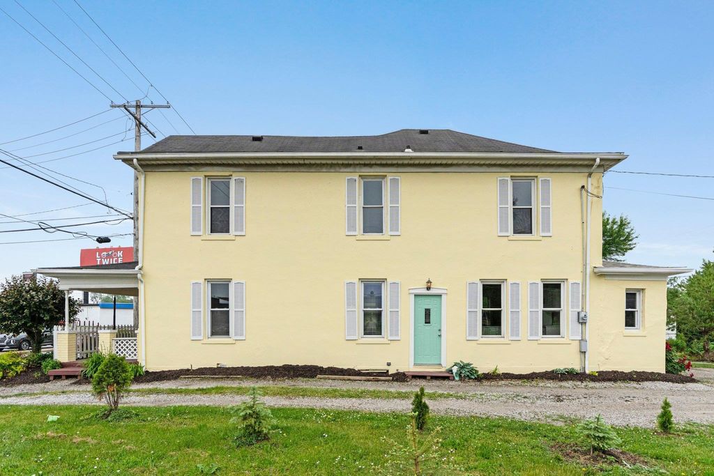 Photo of 3229 Lima Road, Fort Wayne, IN 46805 (MLS # 202603166)