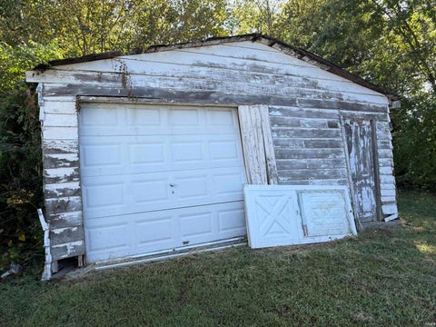 Tiny photo for 914 916 Judson Street, Evansville, IN 47713 (MLS # 202642178)