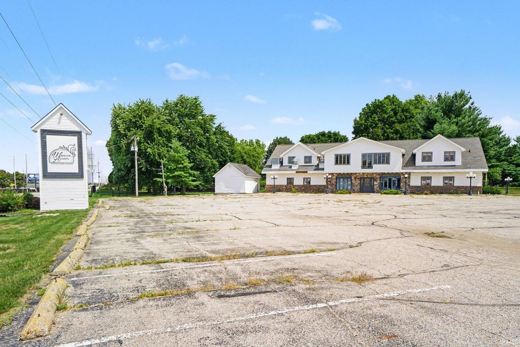 Photo of 66402 State Road 19 Road, Wakarusa, IN 46573 (MLS # 202632473)