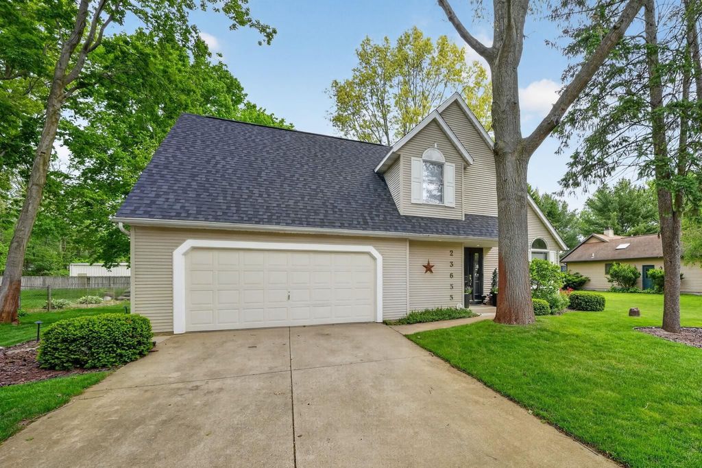 Photo of 23655 Ridgemont Lane, Elkhart, IN 46516 (MLS # 202619120)