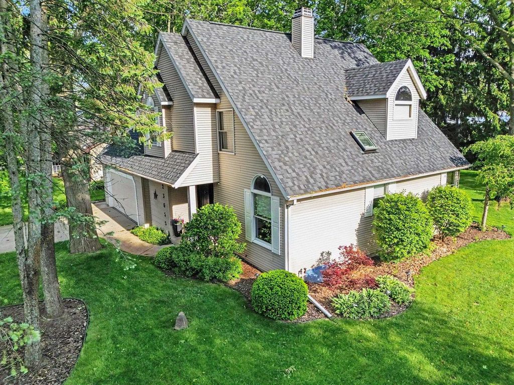 Photo of 23655 Ridgemont Lane, Elkhart, IN 46516 (MLS # 202619120)