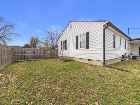 Tiny photo for 1214 N Burke Street, Kokomo, IN 46901 (MLS # 202602554)