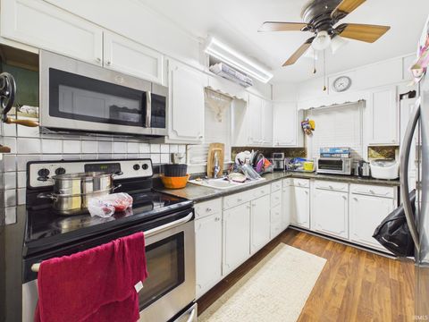 Tiny photo for 1214 N Burke Street, Kokomo, IN 46901 (MLS # 202602554)