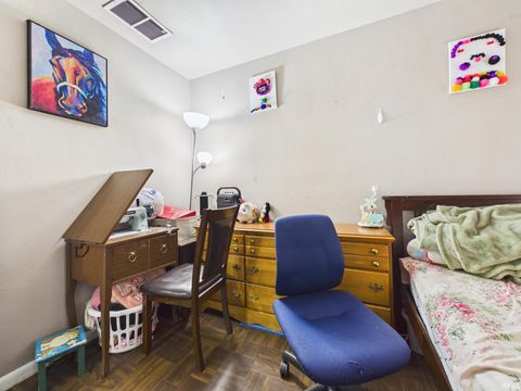 Tiny photo for 1214 N Burke Street, Kokomo, IN 46901 (MLS # 202602554)