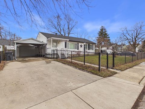 Tiny photo for 1214 N Burke Street, Kokomo, IN 46901 (MLS # 202602554)