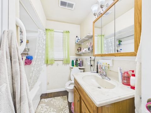 Tiny photo for 1214 N Burke Street, Kokomo, IN 46901 (MLS # 202602554)