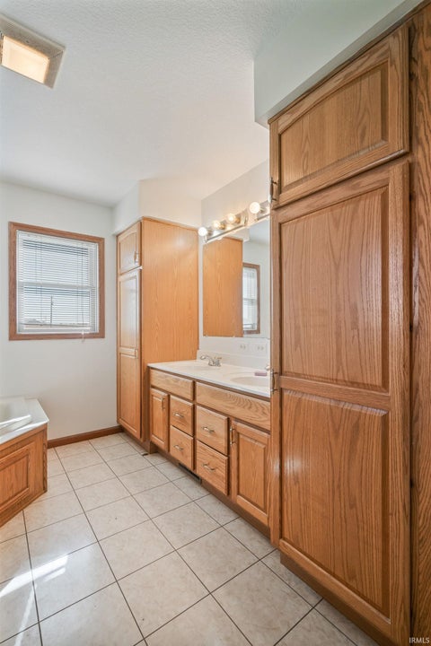 Tiny photo for 9039 N 100 E Road, Denver, IN 46926 (MLS # 202641818)