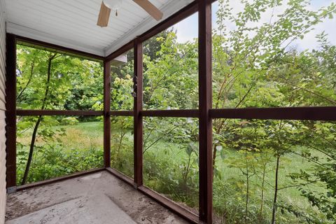 Tiny photo for 812 S 1250 E, Loogootee, IN 47553 (MLS # 202620086)