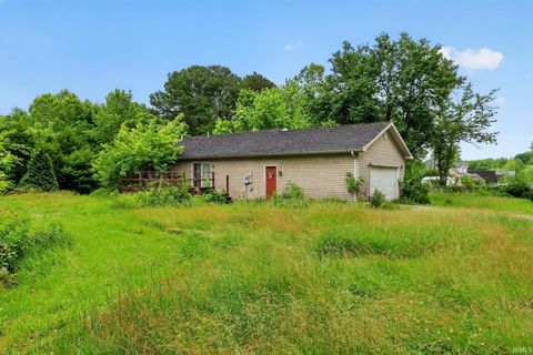 Tiny photo for 812 S 1250 E, Loogootee, IN 47553 (MLS # 202620086)