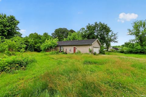 Tiny photo for 812 S 1250 E, Loogootee, IN 47553 (MLS # 202620086)
