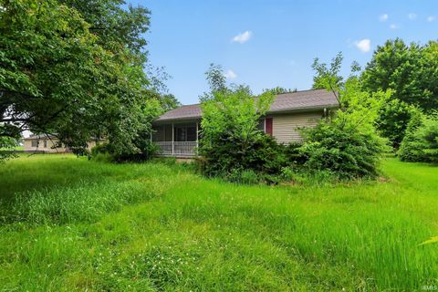 Tiny photo for 812 S 1250 E, Loogootee, IN 47553 (MLS # 202620086)