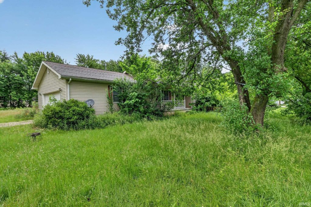 Photo of 812 S 1250 E, Loogootee, IN 47553 (MLS # 202620086)
