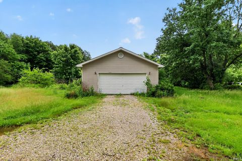 Tiny photo for 812 S 1250 E, Loogootee, IN 47553 (MLS # 202620086)