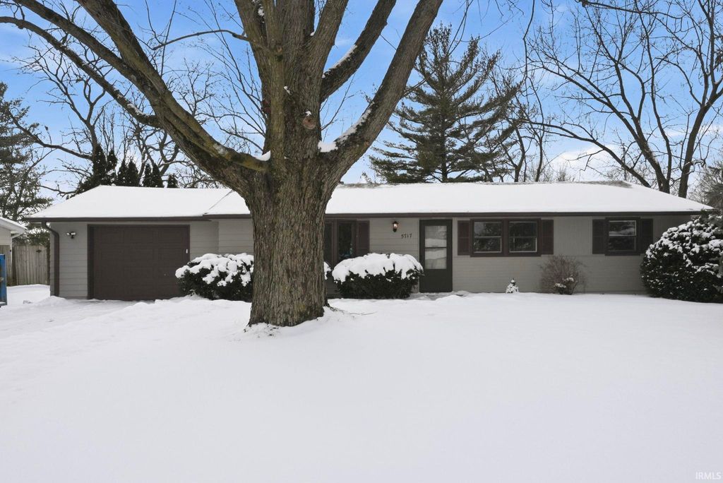 Photo of 5717 N Brookwood Drive, Fort Wayne, IN 46835 (MLS # 202603131)
