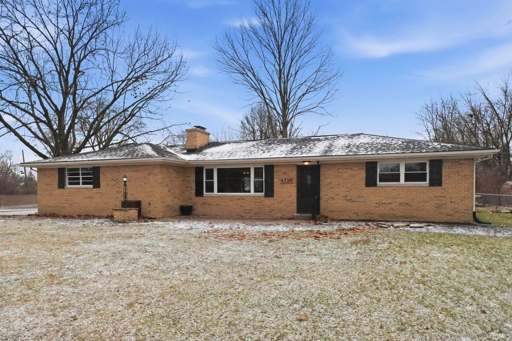 Photo of 4734 Willowbrook Drive, Fort Wayne, IN 46835 (MLS # 202549715)
