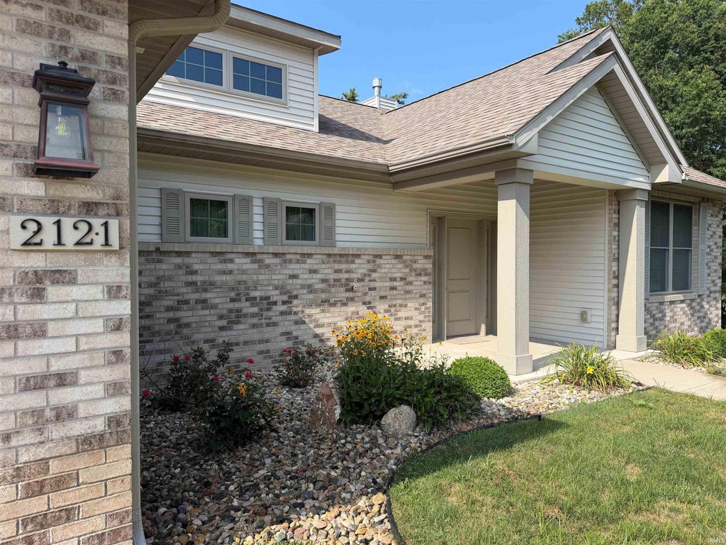 Photo of 2121 Woodland Estates Drive, Elkhart, IN 46514 (MLS # 202629972)