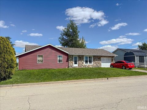 Photo of 811 S Hemlock Trail, Winchester, IN 47394 (MLS # 202618493)