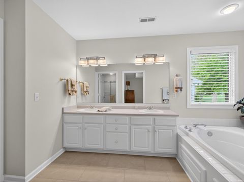 Tiny photo for 3234 Covington Reserve Parkway Parkway, Fort Wayne, IN 46804 (MLS # 202618743)