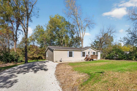 Photo of 460 W River Chase Drive, Warsaw, IN 46582 (MLS # 202643666)
