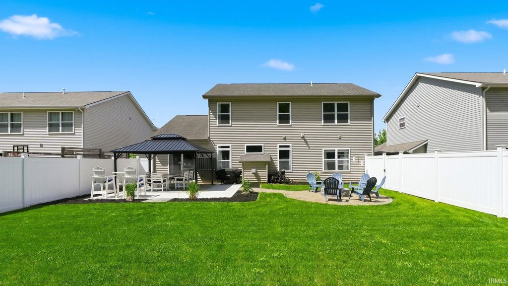 Photo of 219 Treeline Cove, Fort Wayne, IN 46825 (MLS # 202619862)