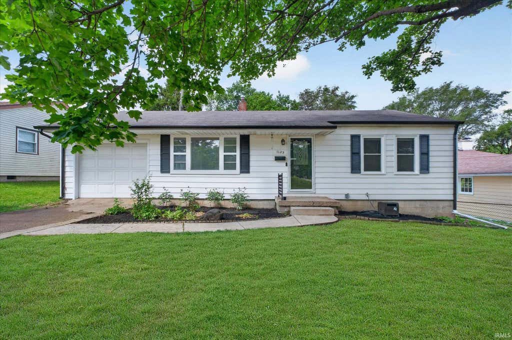 Photo of 1123 Hedgewood Drive, Lafayette, IN 47904 (MLS # 202622544)