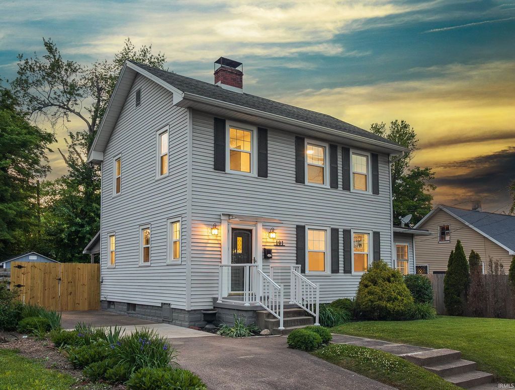 Photo of 101 S Villa Drive, Evansville, IN 47714 (MLS # 202615849)