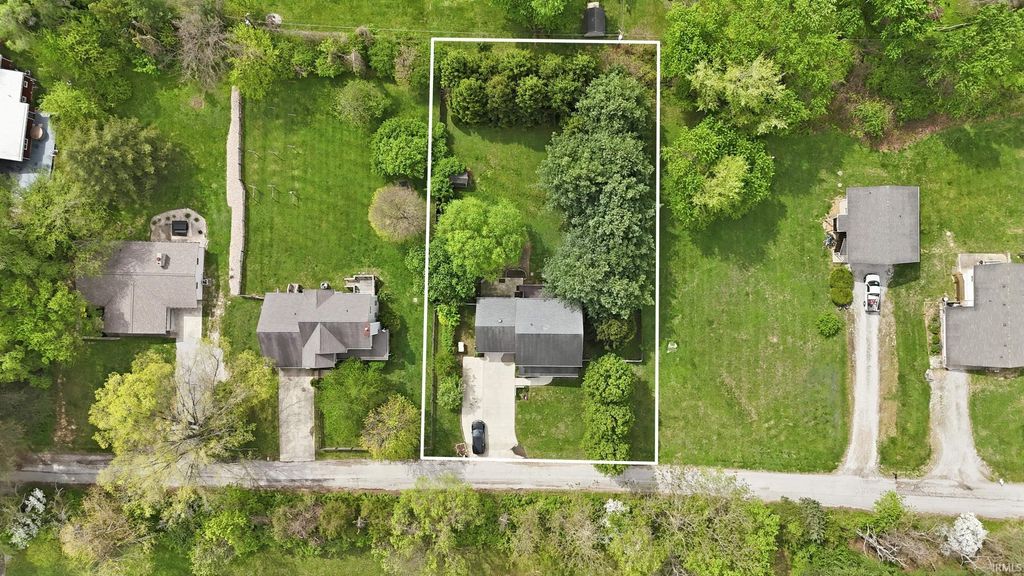 Photo of 632 E Northcliff Avenue, Bloomington, IN 47408 (MLS # 202613647)