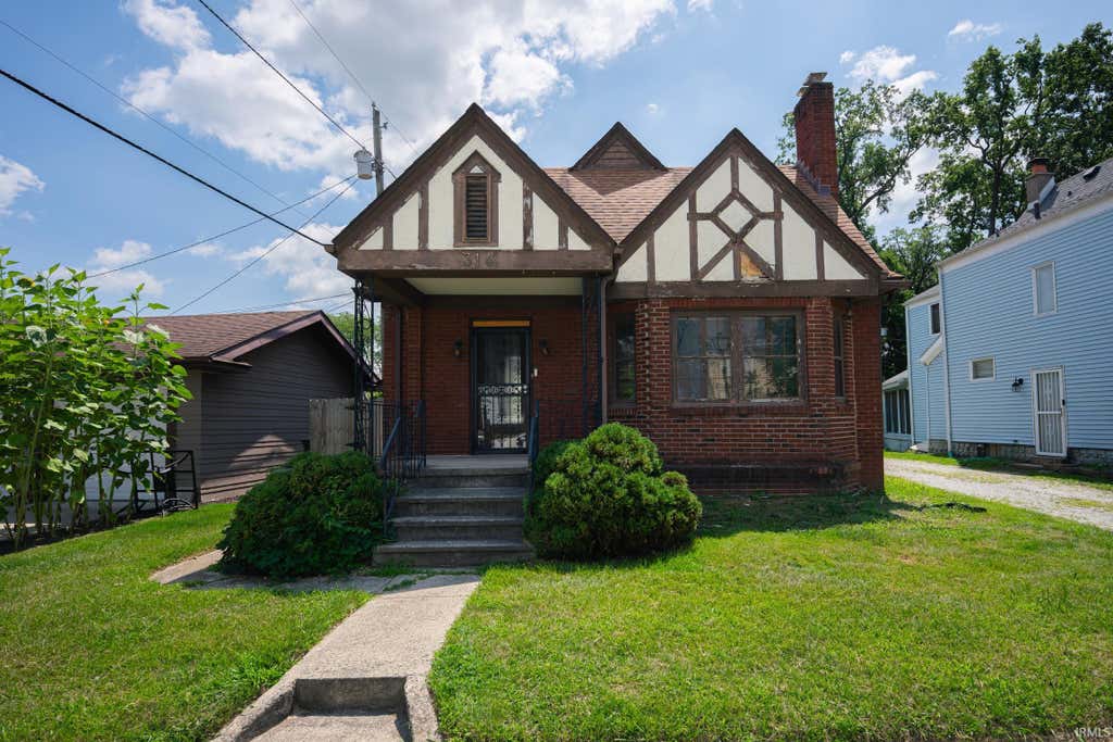 Photo of 314 E Fleming Avenue, Fort Wayne, IN 46806 (MLS # 202632862)