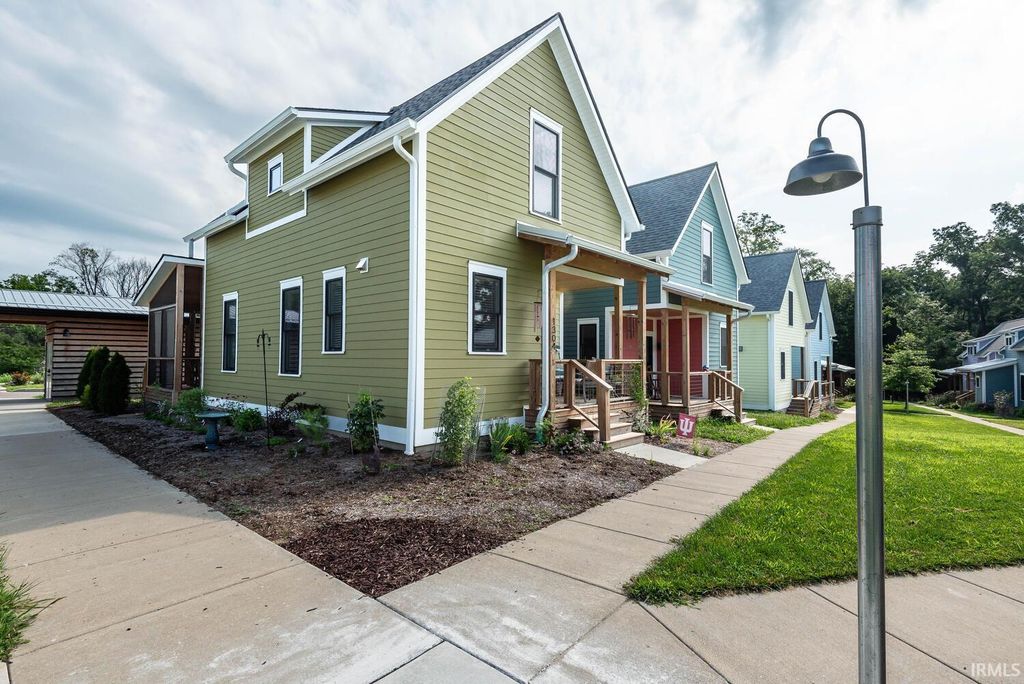 Photo of 1304 E Short Street, Bloomington, IN 47401 (MLS # 202607043)