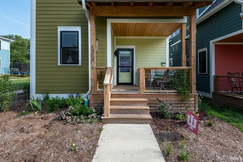 Photo of 1304 E Short Street, Bloomington, IN 47401 (MLS # 202607043)