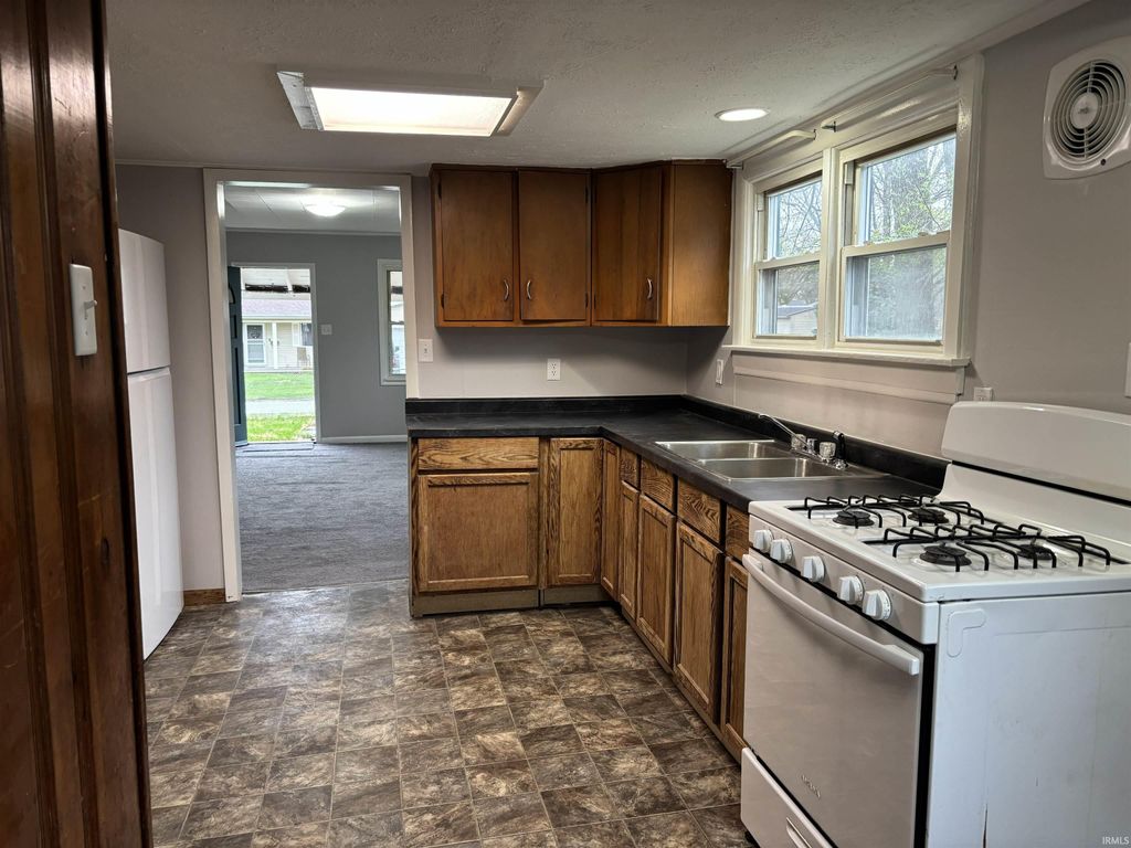 Photo of 2205 vinton Street, Lafayette, IN 47904 (MLS # 202612095)