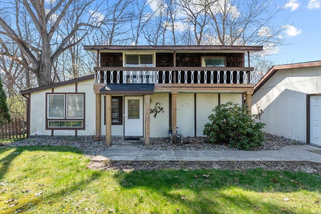 Photo of 57929 18th Street, Elkhart, IN 46517 (MLS # 202611956)