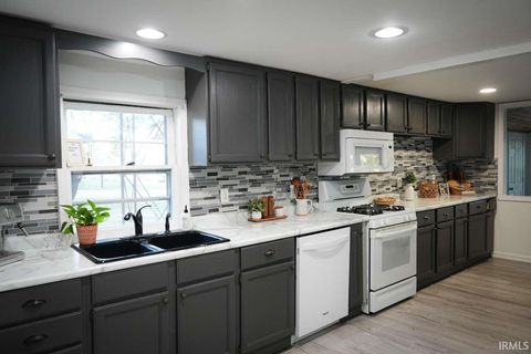 Tiny photo for 3270 Main Street, Macy, IN 46951 (MLS # 202537996)