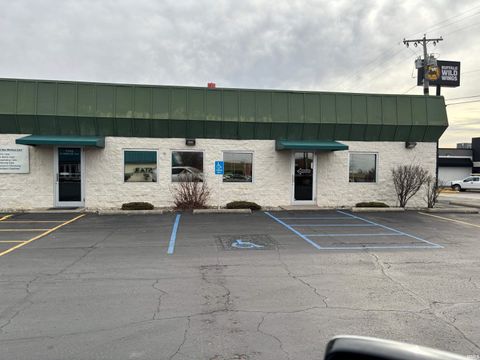 Photo of 1125 N Baldwin Avenue, Marion, IN 46952 (MLS # 202604077)