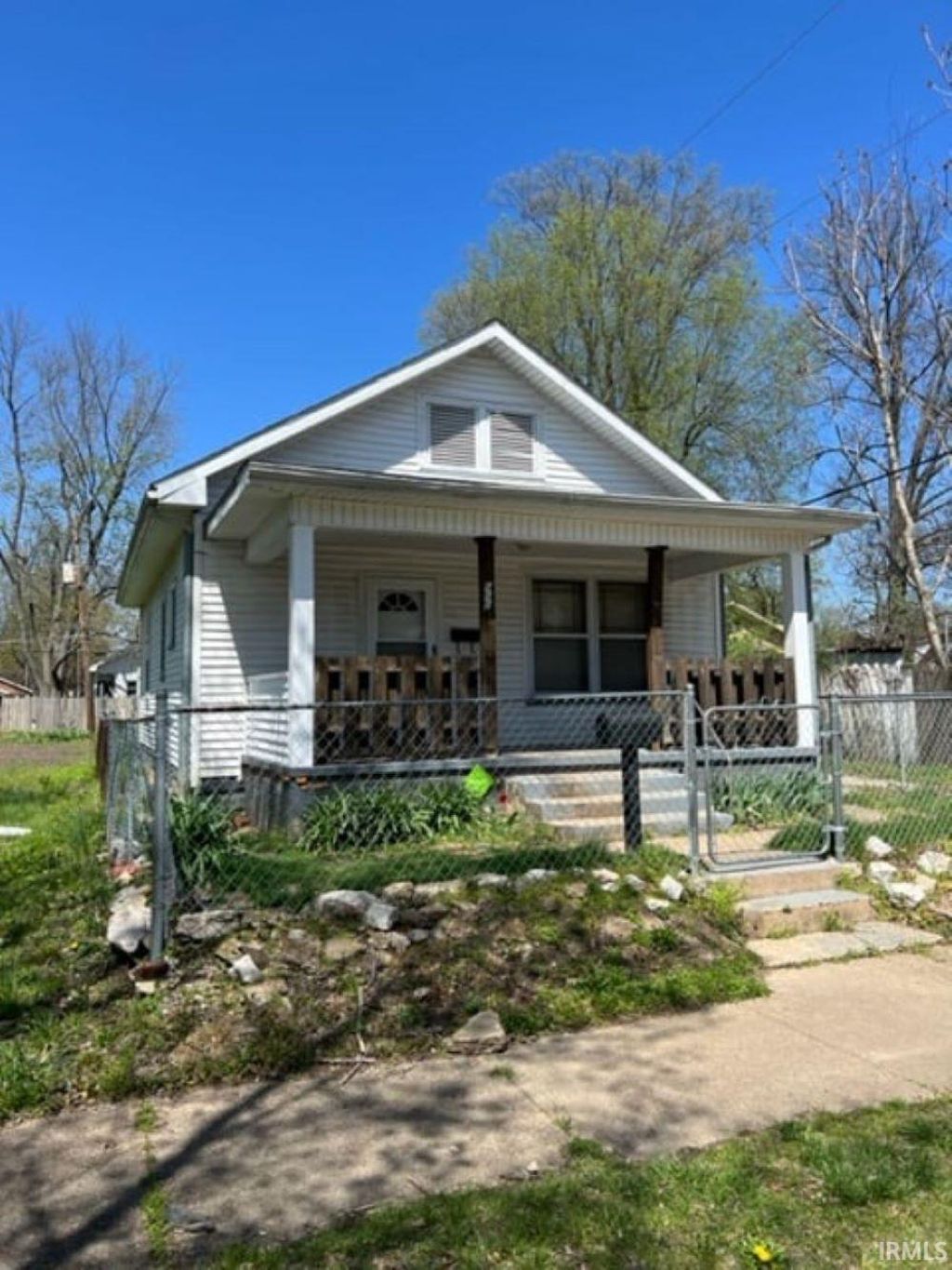 Photo of 660 Taylor Avenue, Evansville, IN 47713 (MLS # 202606885)