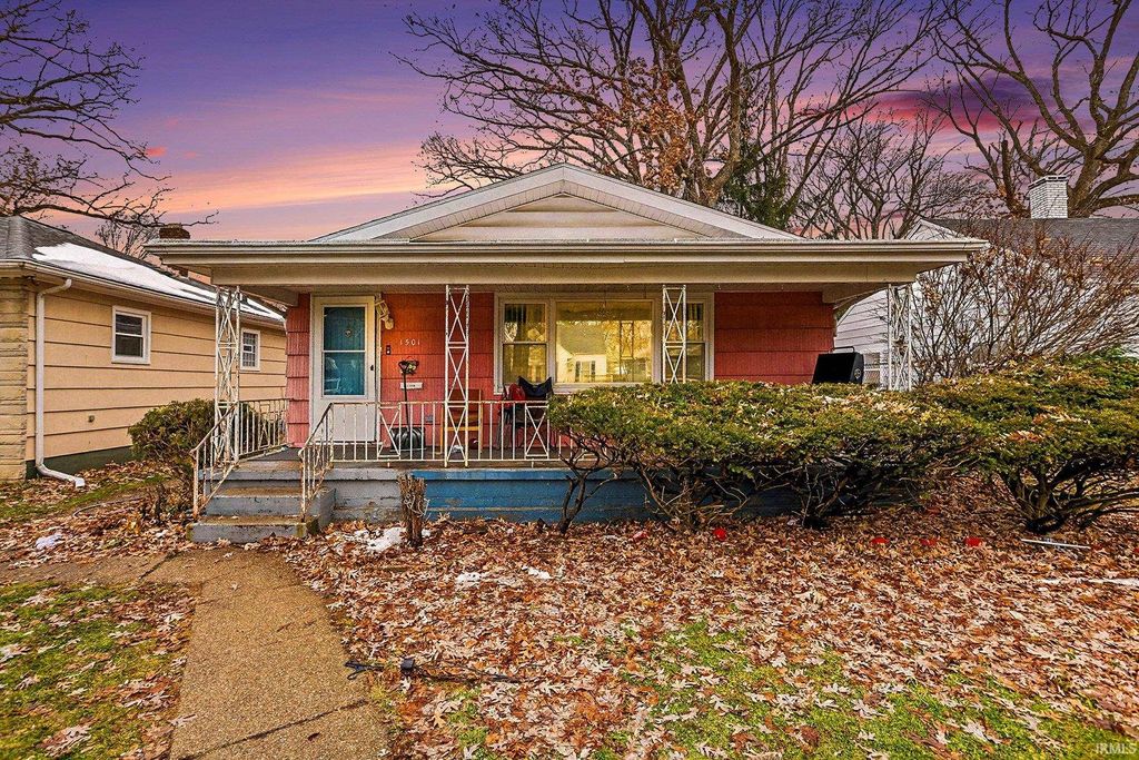 Photo of 1501 N Huey Street, South Bend, IN 46628 (MLS # 202548993)