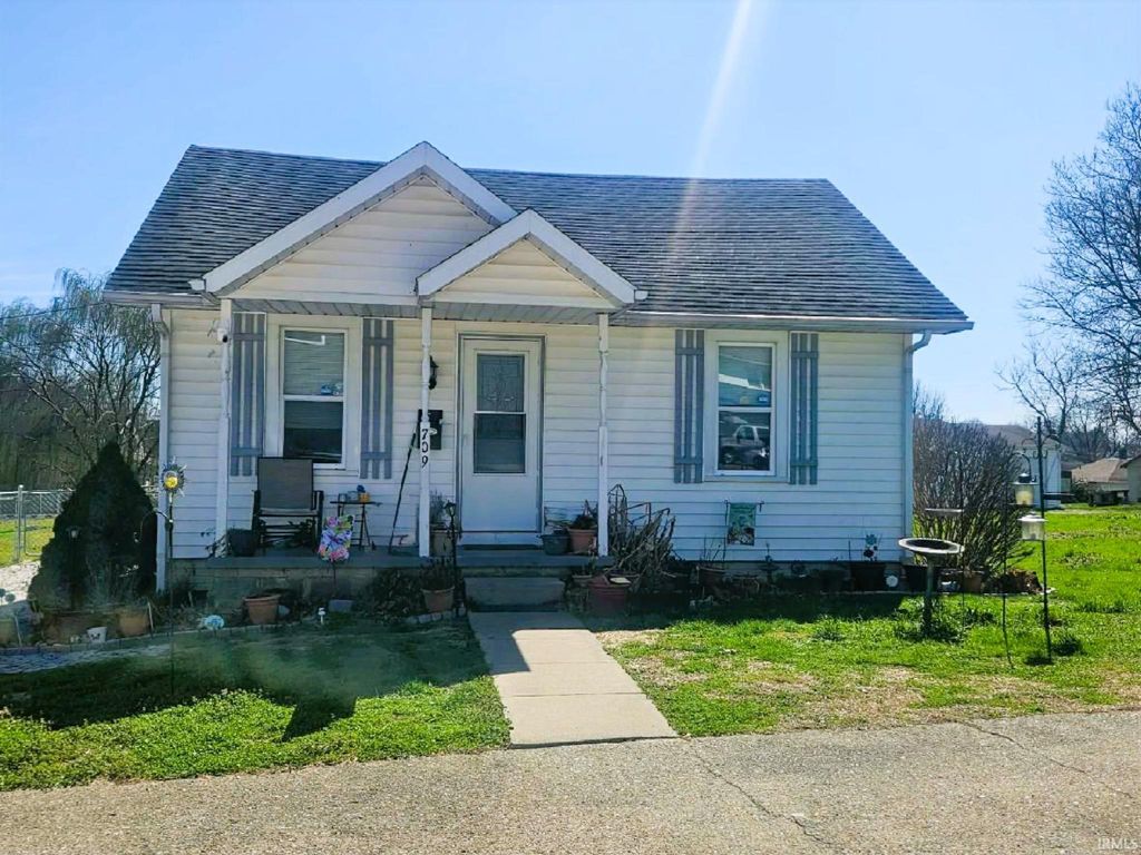Photo of 709 Graham Street, Washington, IN 47501 (MLS # 202608922)