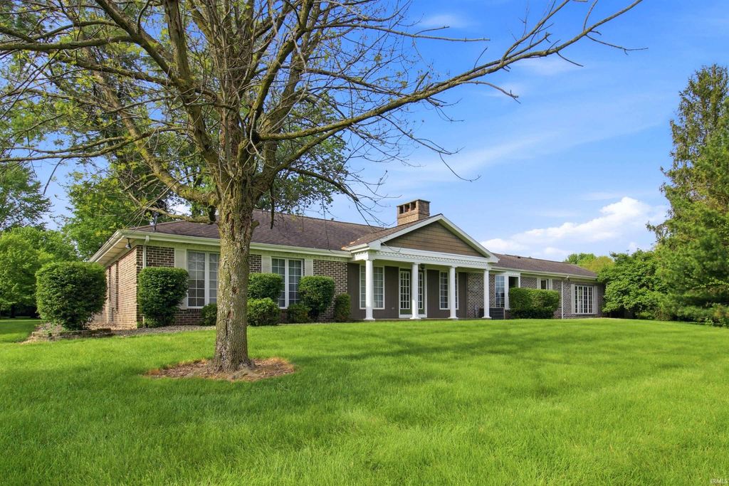 Photo of 3716 E River Road, Bluffton, IN 46714 (MLS # 202615589)