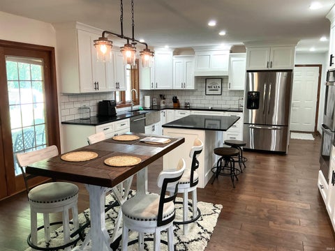 Tiny photo for 304 Oxford Way Street, Logansport, IN 46947 (MLS # 202631341)