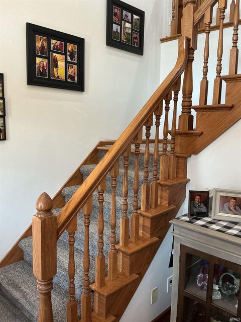 Tiny photo for 304 Oxford Way Street, Logansport, IN 46947 (MLS # 202631341)