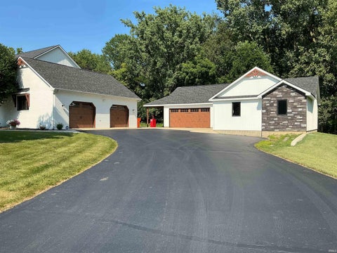 Tiny photo for 304 Oxford Way Street, Logansport, IN 46947 (MLS # 202631341)