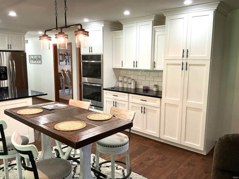 Tiny photo for 304 Oxford Way Street, Logansport, IN 46947 (MLS # 202631341)