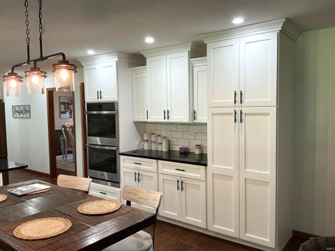 Tiny photo for 304 Oxford Way Street, Logansport, IN 46947 (MLS # 202631341)