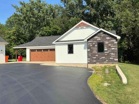Tiny photo for 304 Oxford Way Street, Logansport, IN 46947 (MLS # 202631341)