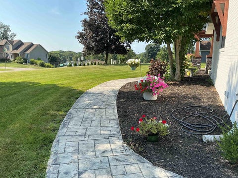 Tiny photo for 304 Oxford Way Street, Logansport, IN 46947 (MLS # 202631341)