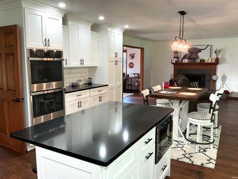 Tiny photo for 304 Oxford Way Street, Logansport, IN 46947 (MLS # 202631341)
